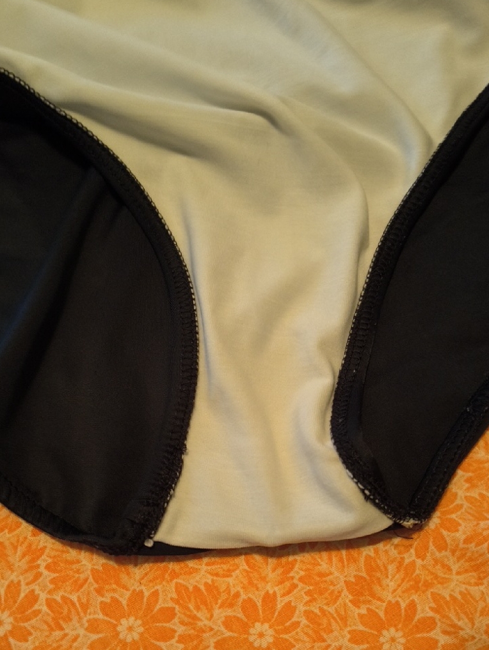 Venus Halter Swim 8 one-piece + Bonus - Picture 6 of 8